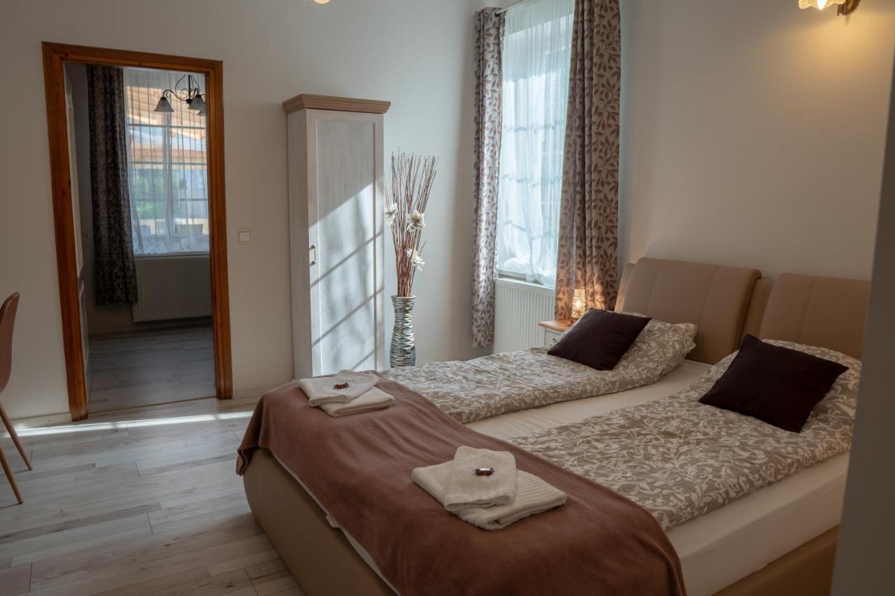 Bed and Breakfast F57 - Franko Csaladi Panzio Balatonlelle Zewnętrze zdjęcie