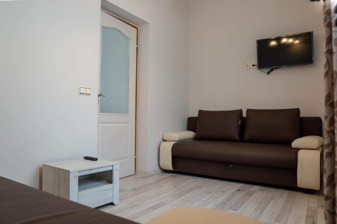 Bed and Breakfast F57 - Franko Csaladi Panzio Balatonlelle Zewnętrze zdjęcie