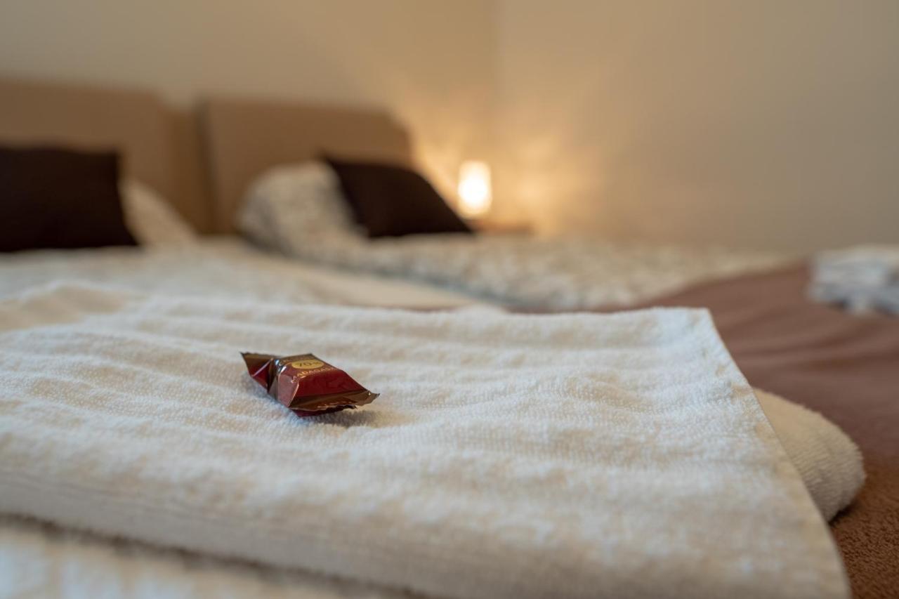 Bed and Breakfast F57 - Franko Csaladi Panzio Balatonlelle Zewnętrze zdjęcie