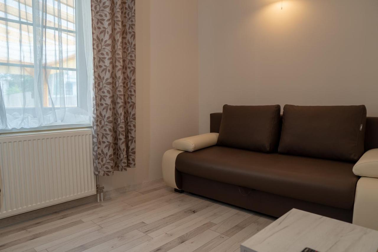 Bed and Breakfast F57 - Franko Csaladi Panzio Balatonlelle Zewnętrze zdjęcie