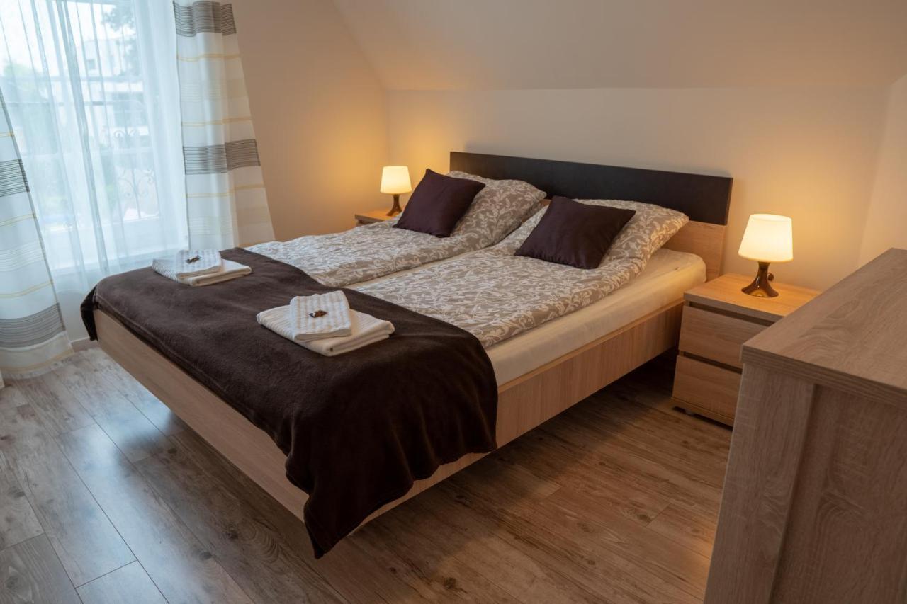 Bed and Breakfast F57 - Franko Csaladi Panzio Balatonlelle Zewnętrze zdjęcie