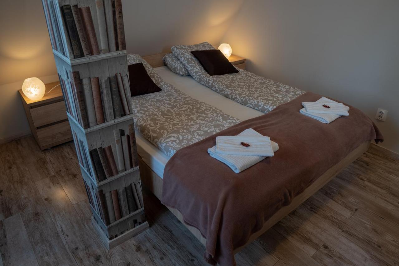Bed and Breakfast F57 - Franko Csaladi Panzio Balatonlelle Zewnętrze zdjęcie