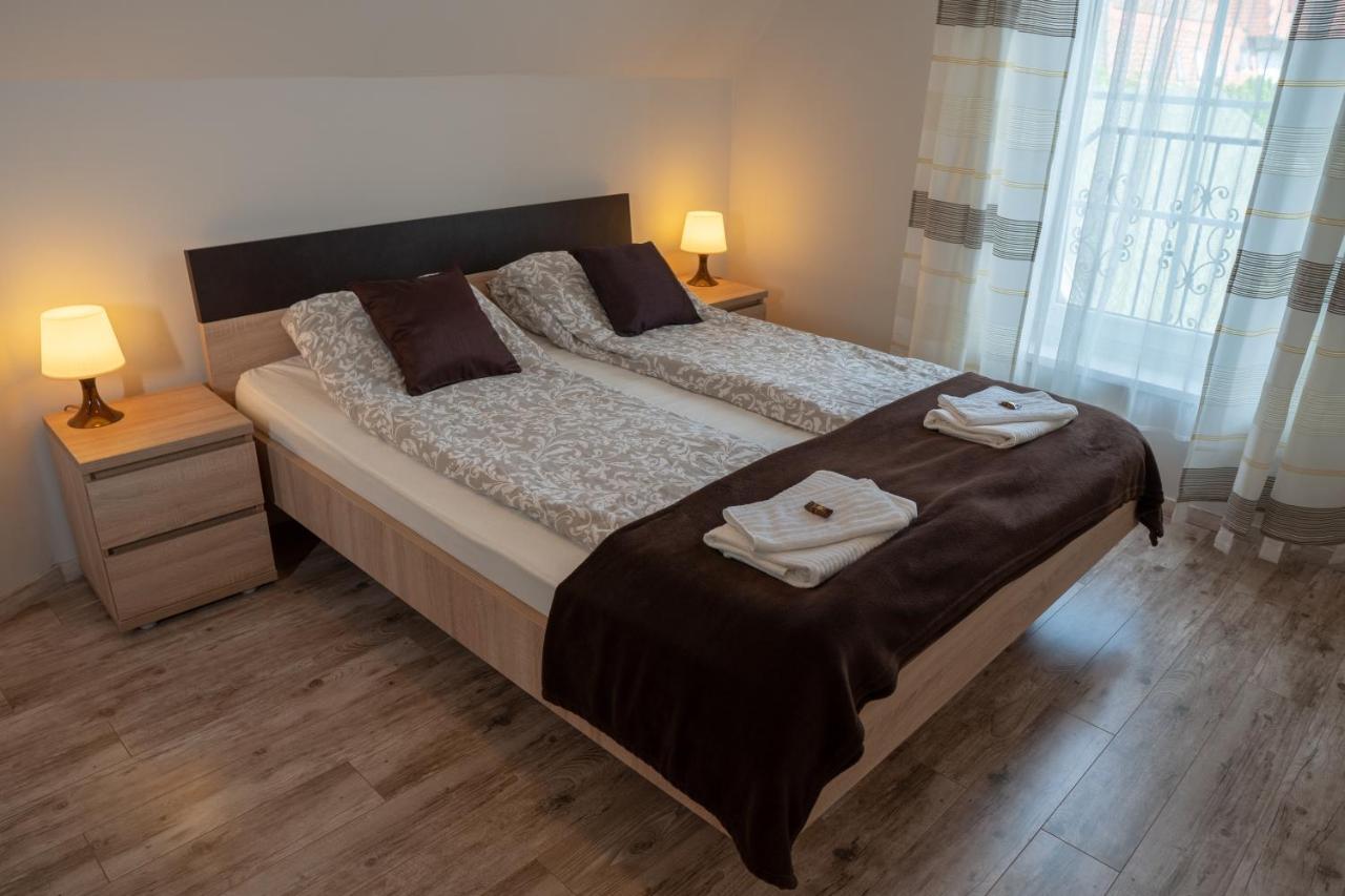 Bed and Breakfast F57 - Franko Csaladi Panzio Balatonlelle Zewnętrze zdjęcie