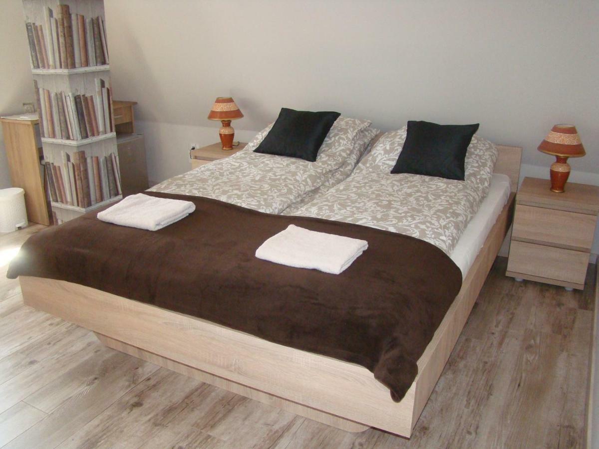 Bed and Breakfast F57 - Franko Csaladi Panzio Balatonlelle Zewnętrze zdjęcie